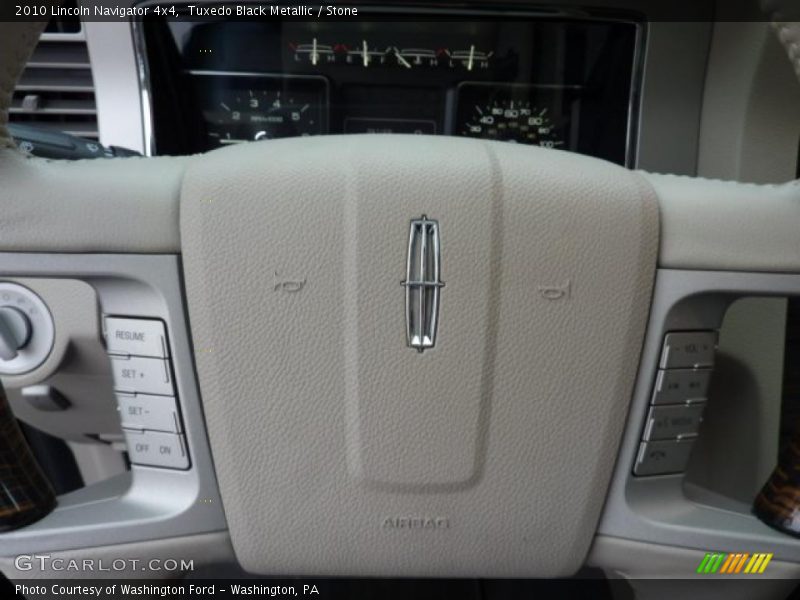 Tuxedo Black Metallic / Stone 2010 Lincoln Navigator 4x4