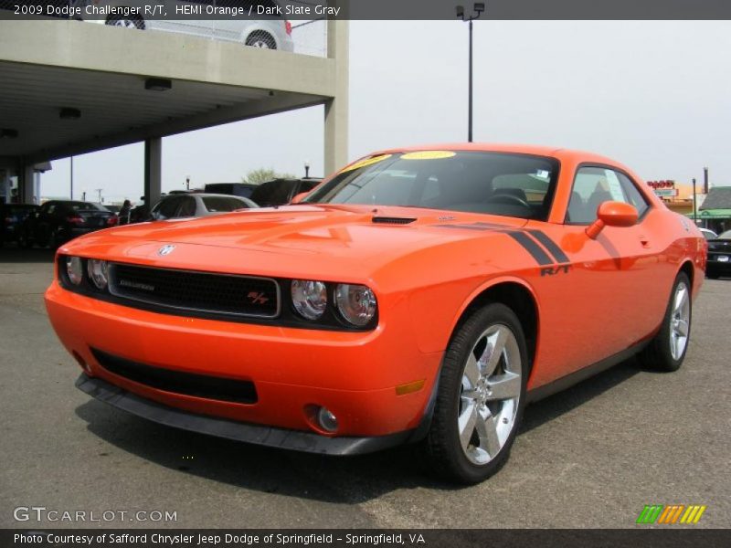 Front 3/4 View of 2009 Challenger R/T