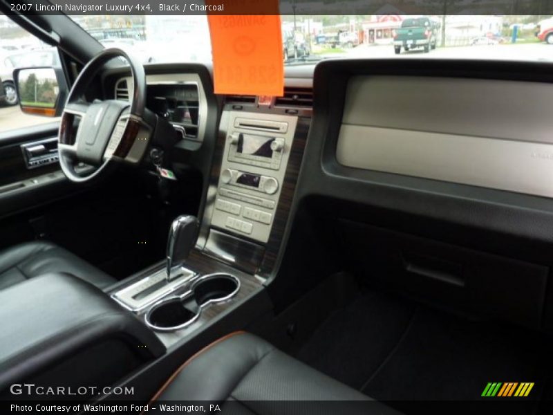 Black / Charcoal 2007 Lincoln Navigator Luxury 4x4