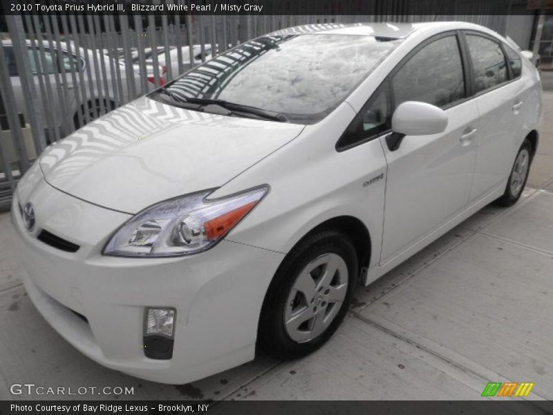 Blizzard White Pearl / Misty Gray 2010 Toyota Prius Hybrid III