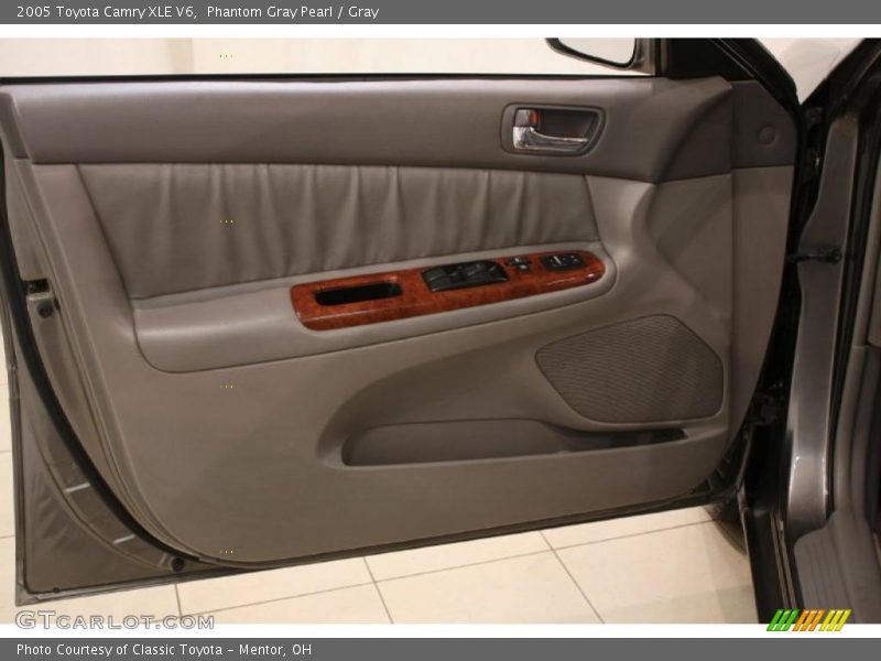 Phantom Gray Pearl / Gray 2005 Toyota Camry XLE V6