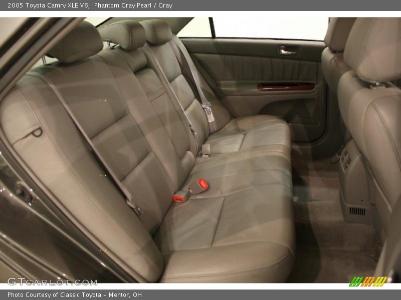 Phantom Gray Pearl / Gray 2005 Toyota Camry XLE V6