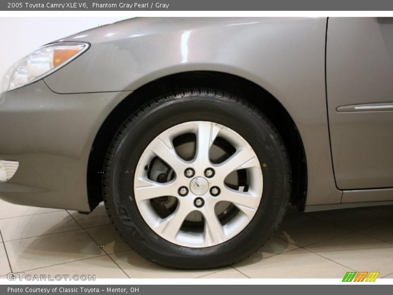 Phantom Gray Pearl / Gray 2005 Toyota Camry XLE V6