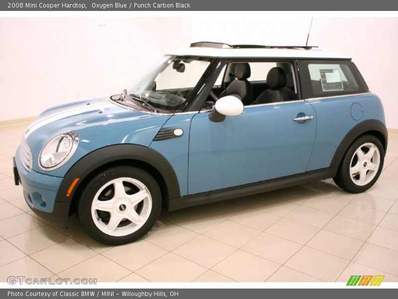 Front 3/4 View of 2008 Cooper Hardtop