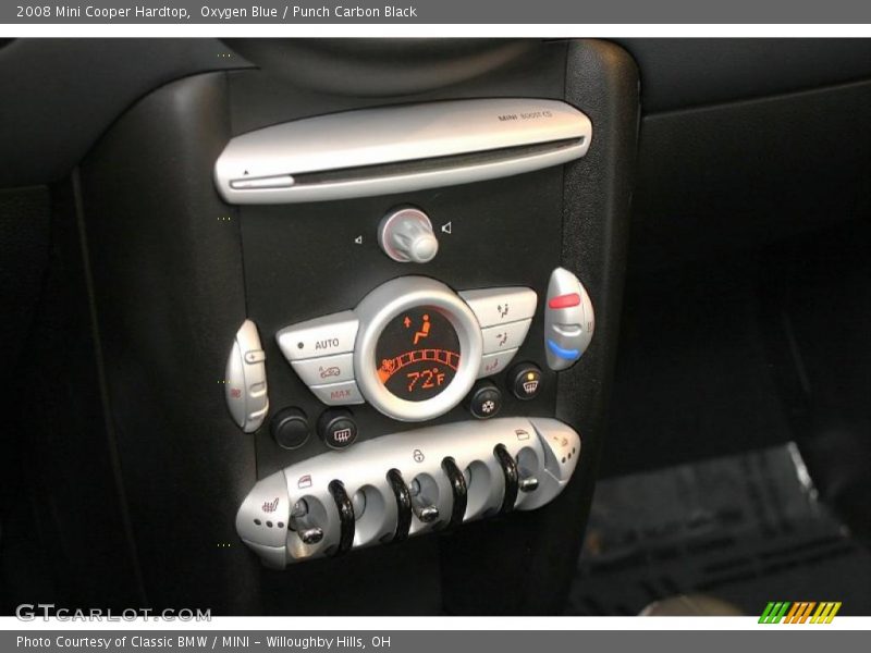 Controls of 2008 Cooper Hardtop