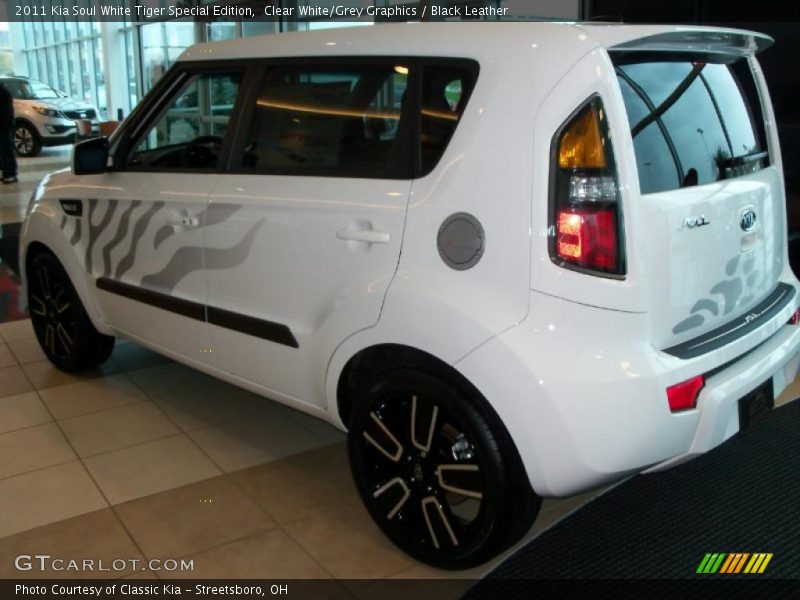 Clear White/Grey Graphics / Black Leather 2011 Kia Soul White Tiger Special Edition