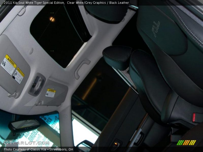 Clear White/Grey Graphics / Black Leather 2011 Kia Soul White Tiger Special Edition