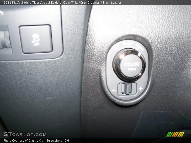Clear White/Grey Graphics / Black Leather 2011 Kia Soul White Tiger Special Edition
