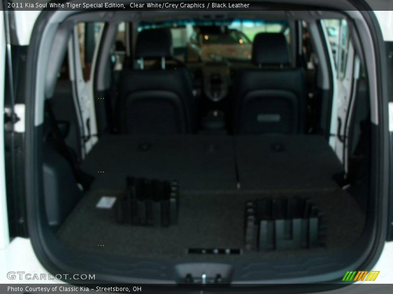 Clear White/Grey Graphics / Black Leather 2011 Kia Soul White Tiger Special Edition