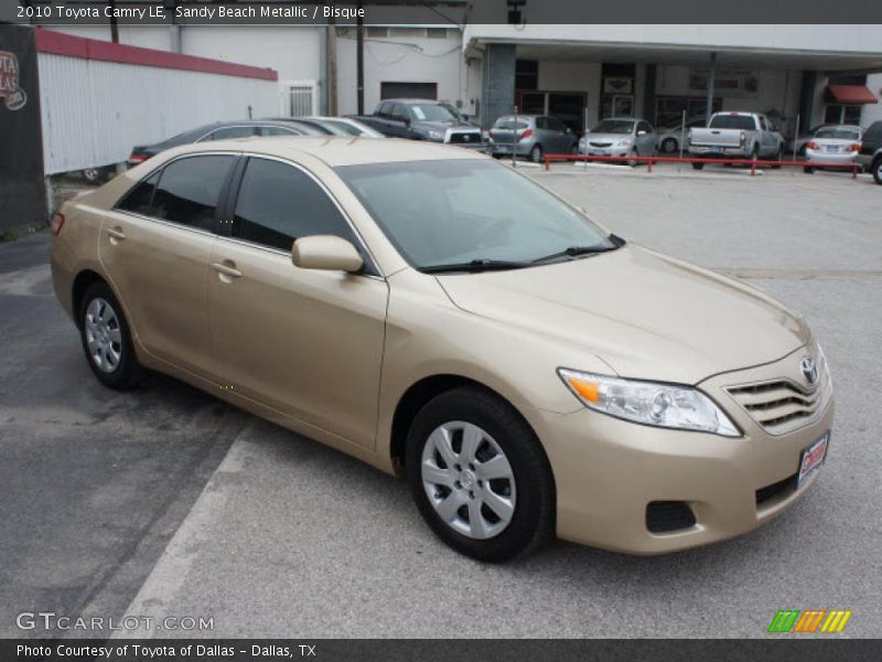 Front 3/4 View of 2010 Camry LE