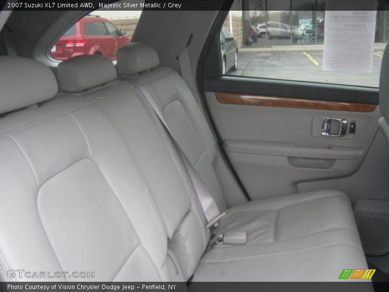  2007 XL7 Limited AWD Grey Interior
