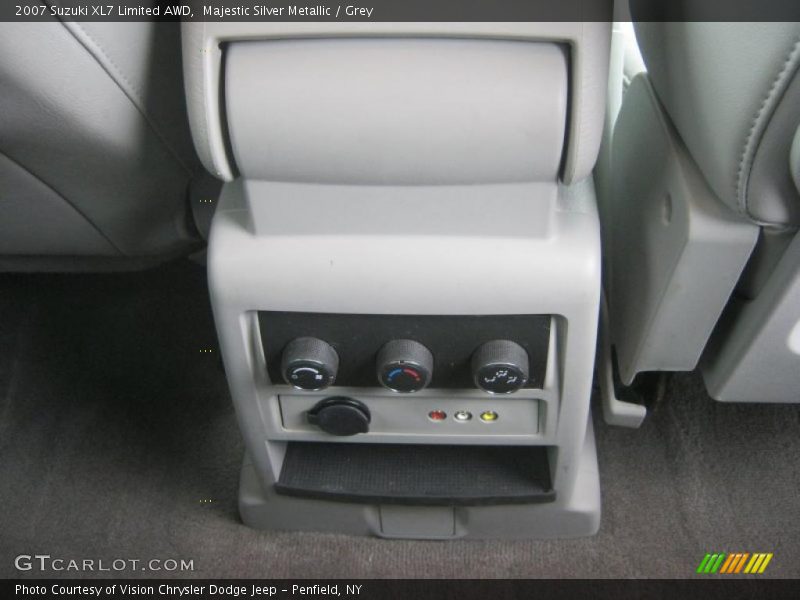 Majestic Silver Metallic / Grey 2007 Suzuki XL7 Limited AWD