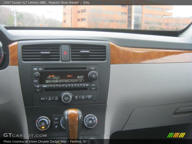 Majestic Silver Metallic / Grey 2007 Suzuki XL7 Limited AWD