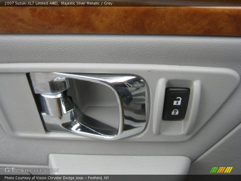 Majestic Silver Metallic / Grey 2007 Suzuki XL7 Limited AWD