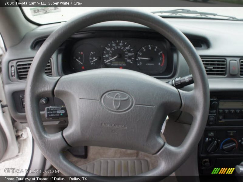 Super White / Gray 2000 Toyota Camry LE