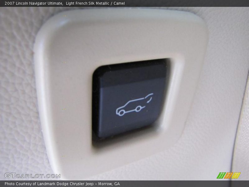 Light French Silk Metallic / Camel 2007 Lincoln Navigator Ultimate
