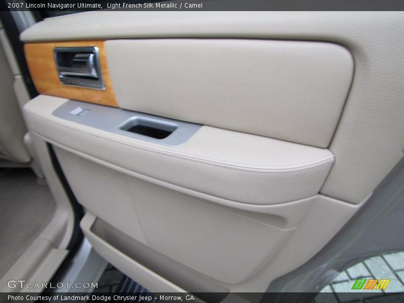 Light French Silk Metallic / Camel 2007 Lincoln Navigator Ultimate