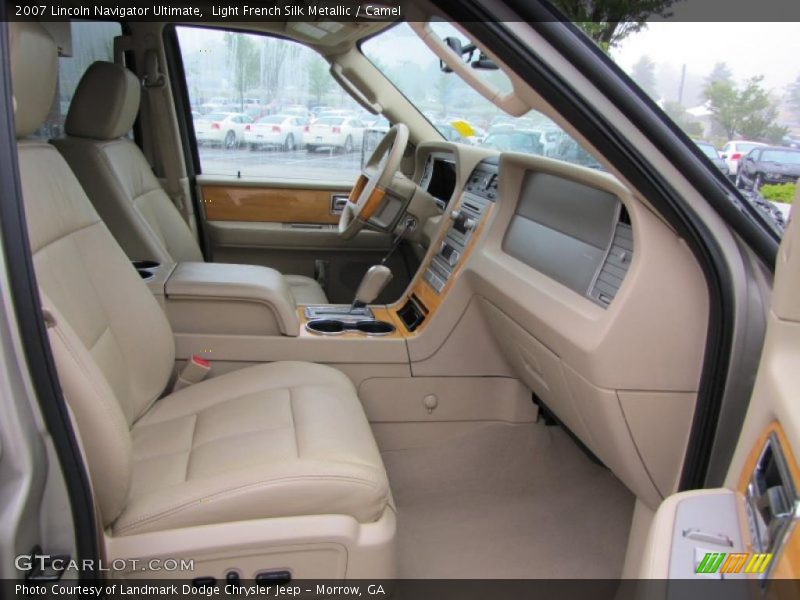  2007 Navigator Ultimate Camel Interior