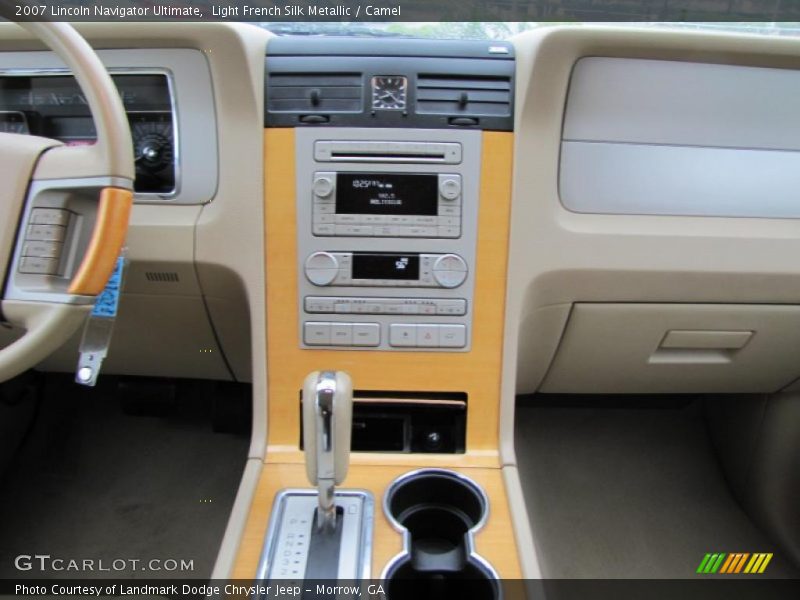 Controls of 2007 Navigator Ultimate