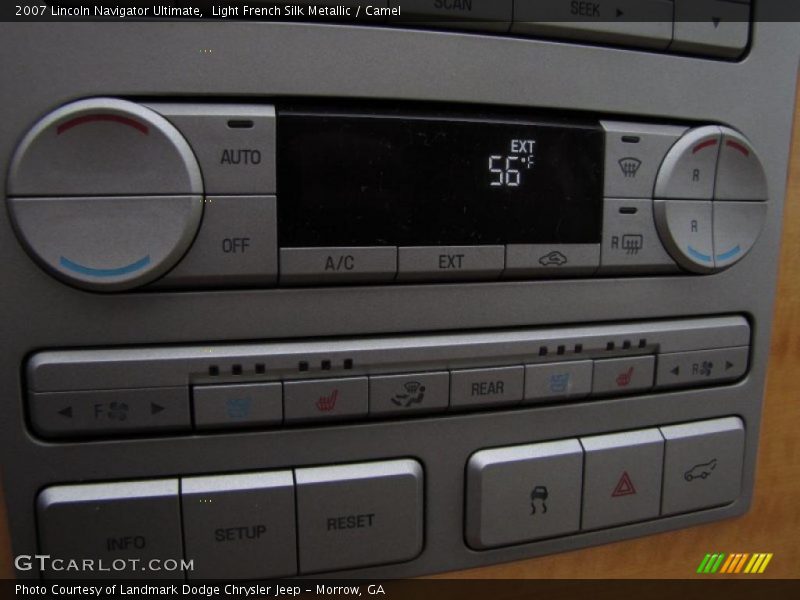 Controls of 2007 Navigator Ultimate