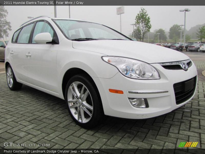 Front 3/4 View of 2011 Elantra Touring SE