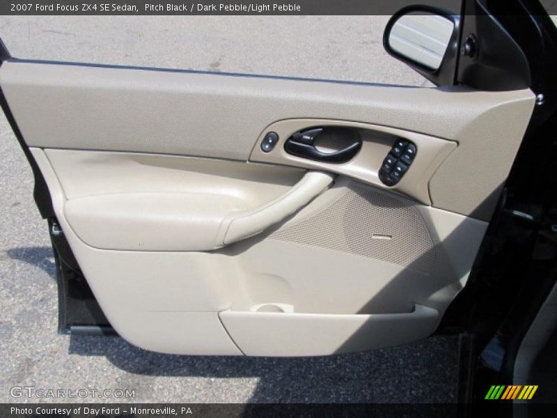 Pitch Black / Dark Pebble/Light Pebble 2007 Ford Focus ZX4 SE Sedan