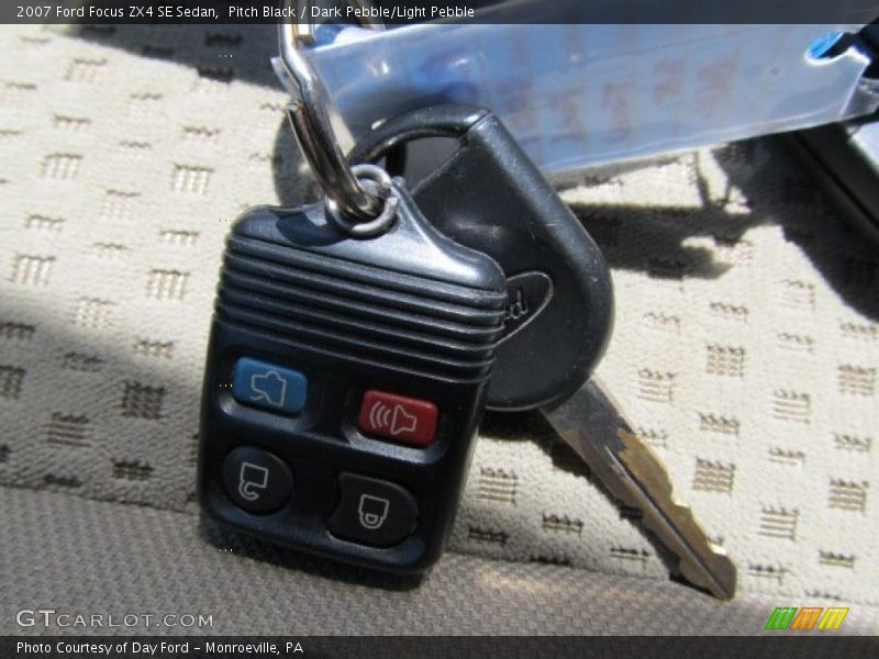 Pitch Black / Dark Pebble/Light Pebble 2007 Ford Focus ZX4 SE Sedan