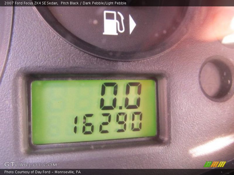 Pitch Black / Dark Pebble/Light Pebble 2007 Ford Focus ZX4 SE Sedan