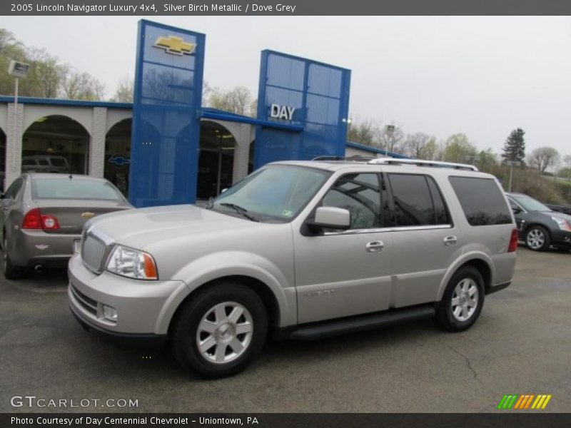 Silver Birch Metallic / Dove Grey 2005 Lincoln Navigator Luxury 4x4
