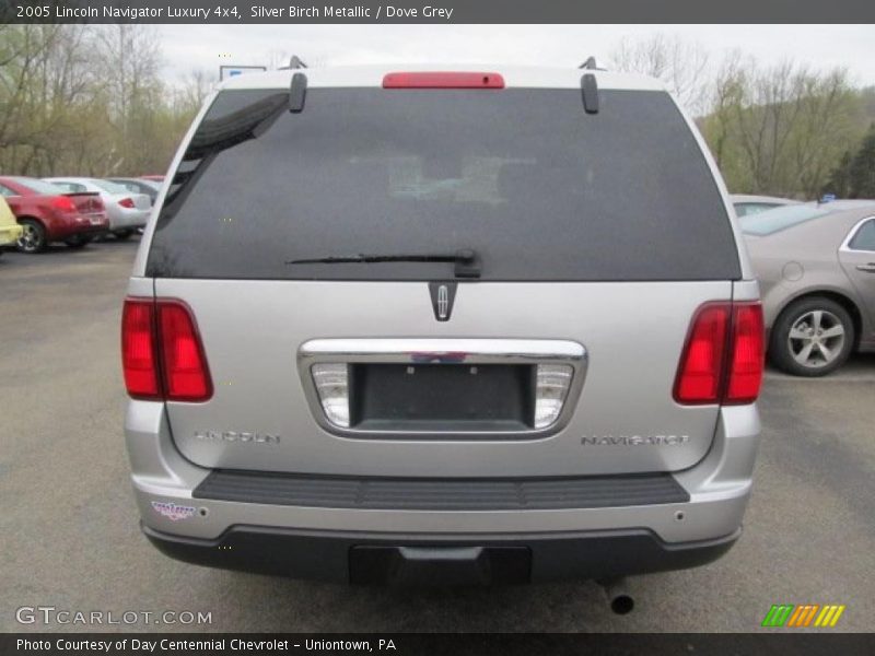 Silver Birch Metallic / Dove Grey 2005 Lincoln Navigator Luxury 4x4