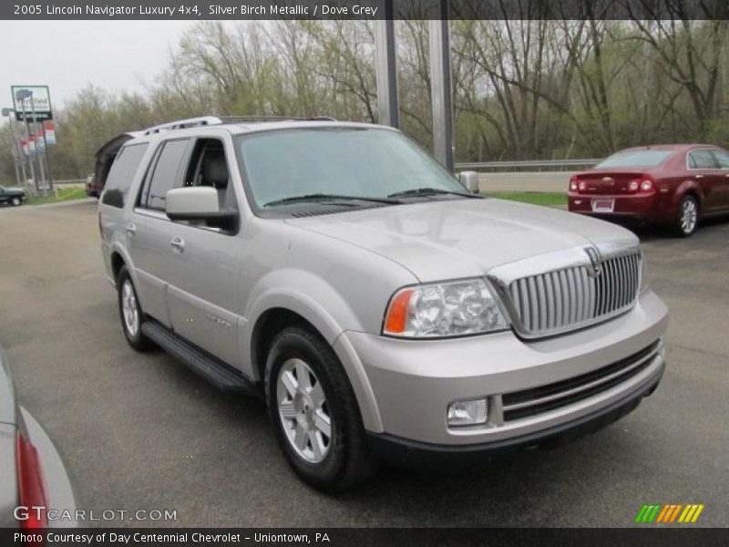 Silver Birch Metallic / Dove Grey 2005 Lincoln Navigator Luxury 4x4