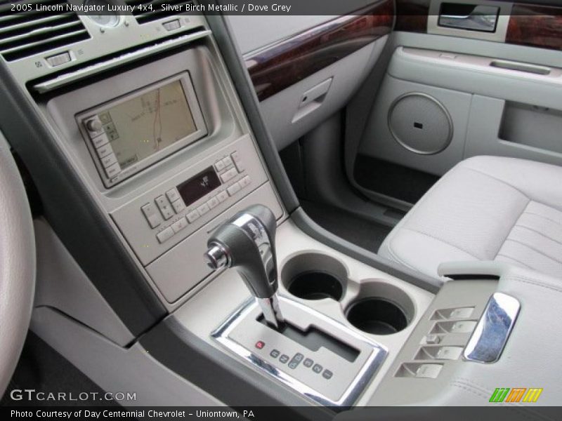 Silver Birch Metallic / Dove Grey 2005 Lincoln Navigator Luxury 4x4