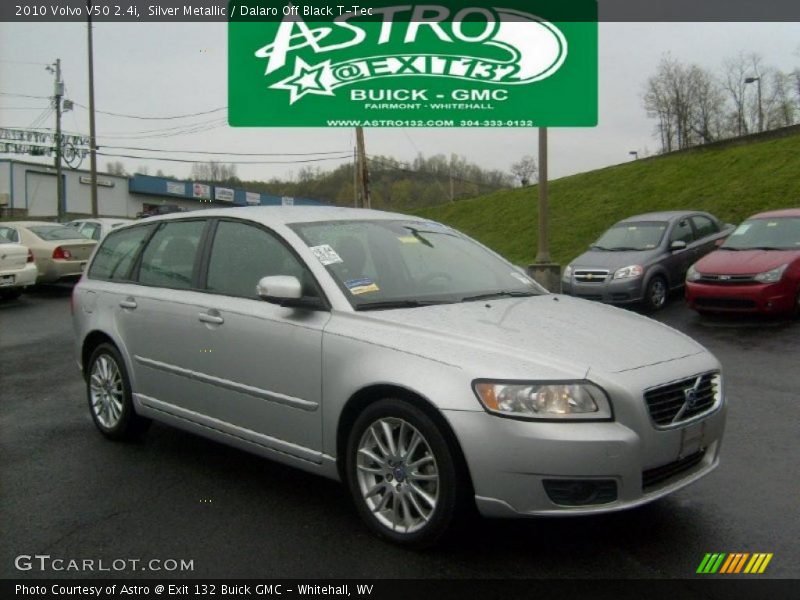 Silver Metallic / Dalaro Off Black T-Tec 2010 Volvo V50 2.4i