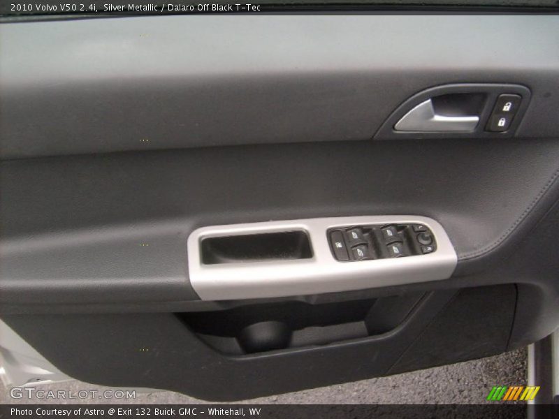 Silver Metallic / Dalaro Off Black T-Tec 2010 Volvo V50 2.4i