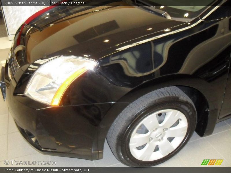 Super Black / Charcoal 2009 Nissan Sentra 2.0
