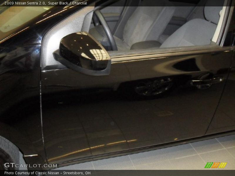 Super Black / Charcoal 2009 Nissan Sentra 2.0
