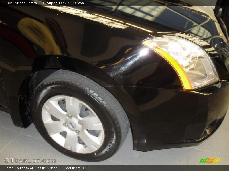 Super Black / Charcoal 2009 Nissan Sentra 2.0