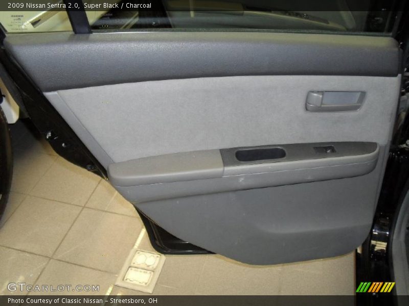 Super Black / Charcoal 2009 Nissan Sentra 2.0