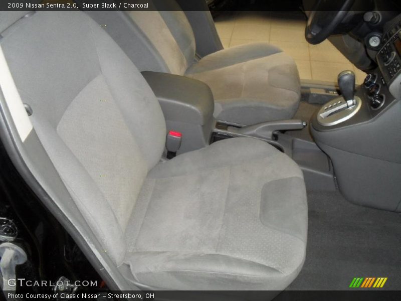 Super Black / Charcoal 2009 Nissan Sentra 2.0