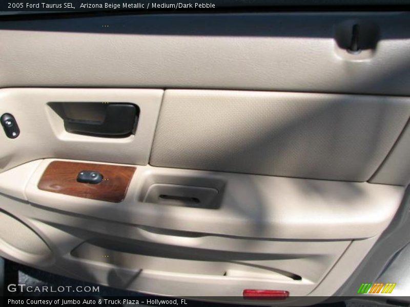 Arizona Beige Metallic / Medium/Dark Pebble 2005 Ford Taurus SEL