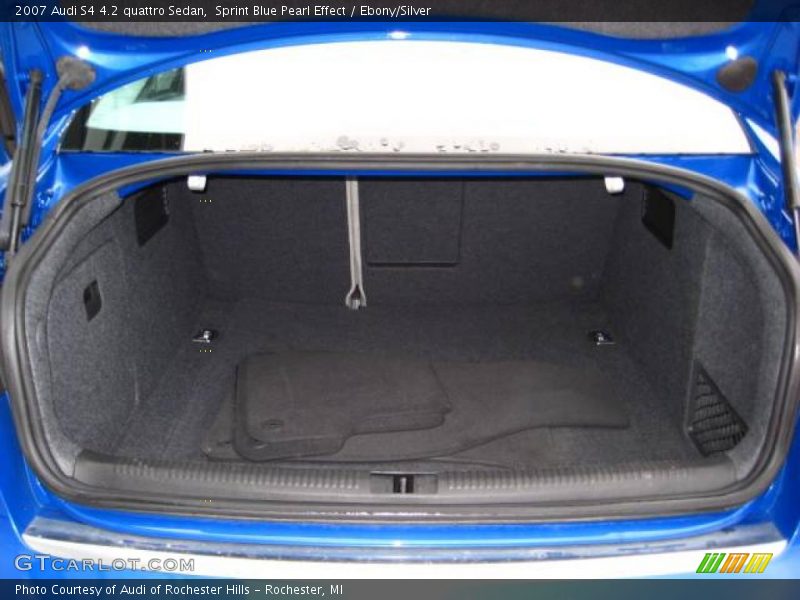  2007 S4 4.2 quattro Sedan Trunk