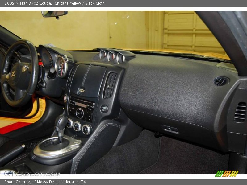 Chicane Yellow / Black Cloth 2009 Nissan 370Z Coupe