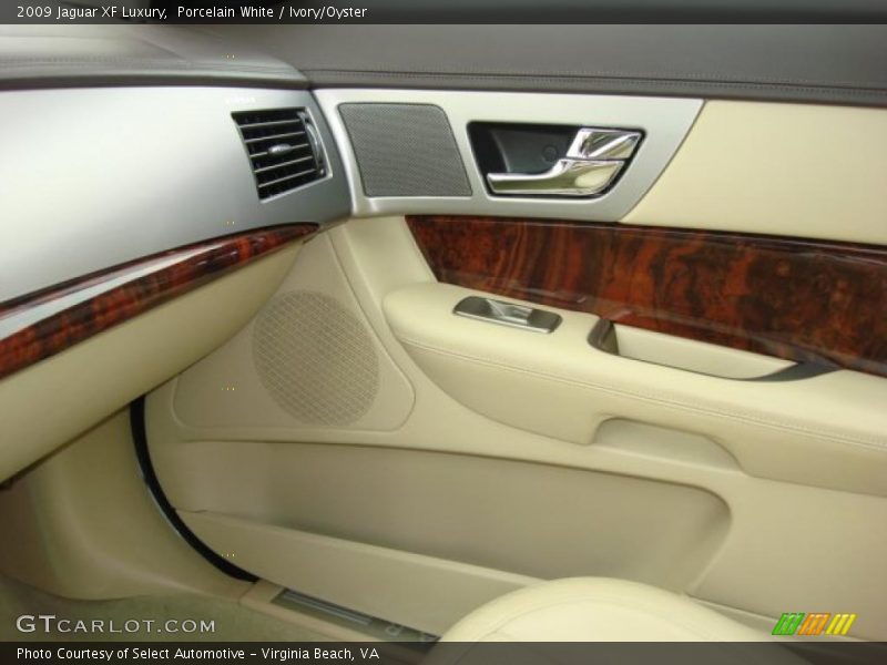 Porcelain White / Ivory/Oyster 2009 Jaguar XF Luxury