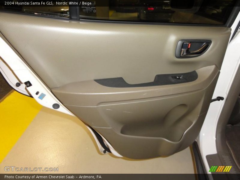 Nordic White / Beige 2004 Hyundai Santa Fe GLS