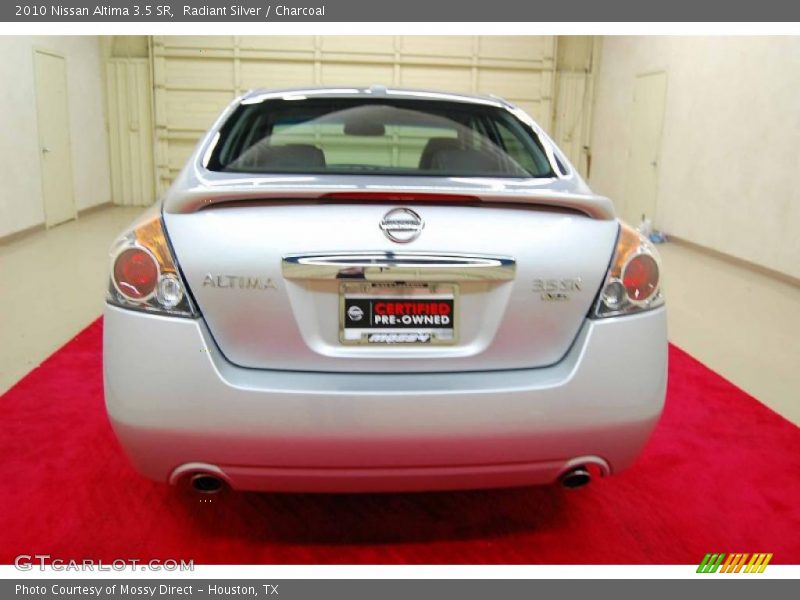 Radiant Silver / Charcoal 2010 Nissan Altima 3.5 SR