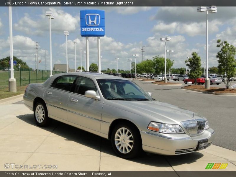 Silver Birch Metallic / Medium Light Stone 2006 Lincoln Town Car Signature