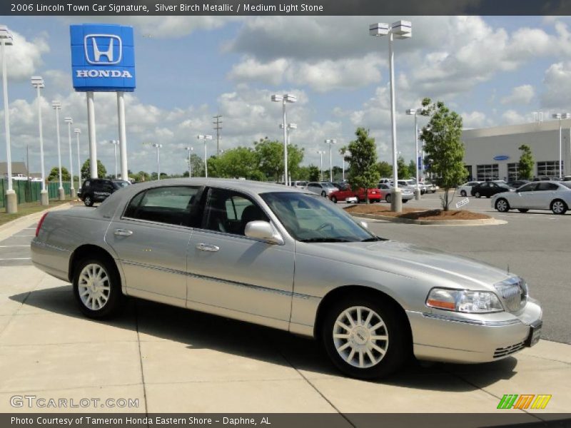 Silver Birch Metallic / Medium Light Stone 2006 Lincoln Town Car Signature