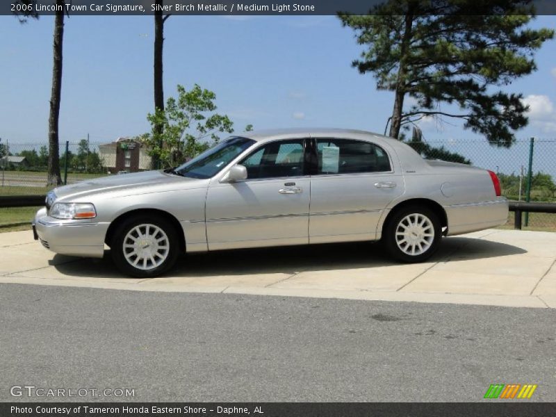  2006 Town Car Signature Silver Birch Metallic