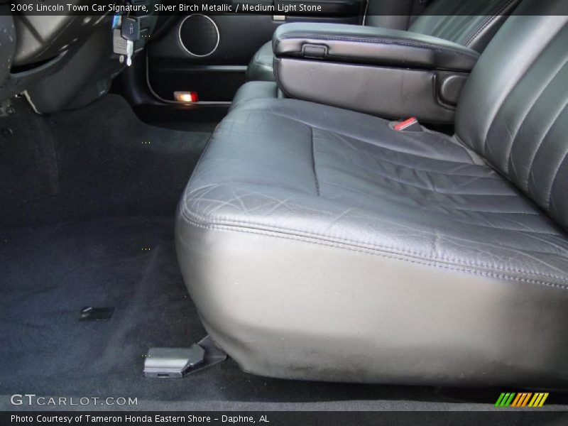 Silver Birch Metallic / Medium Light Stone 2006 Lincoln Town Car Signature