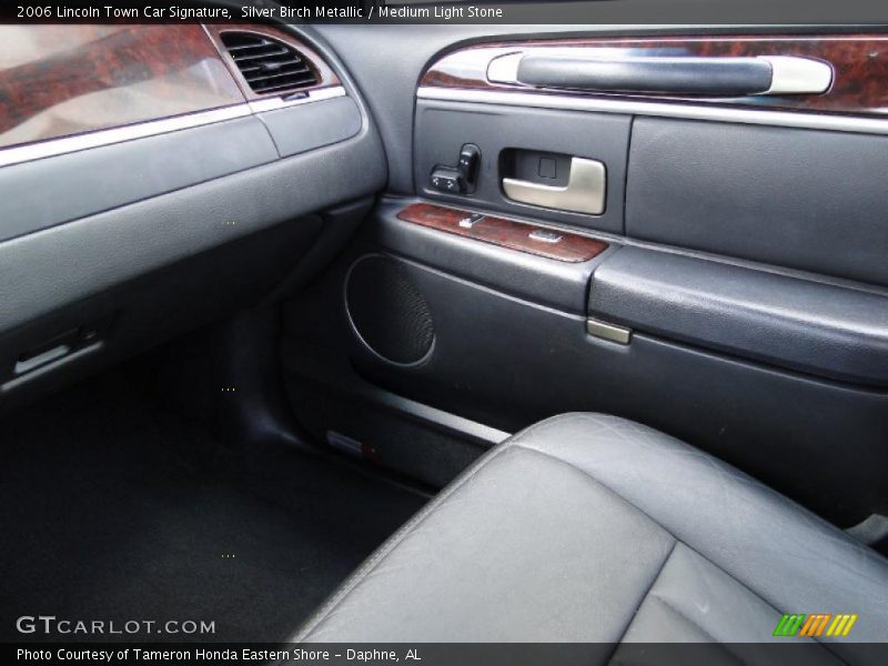 Silver Birch Metallic / Medium Light Stone 2006 Lincoln Town Car Signature